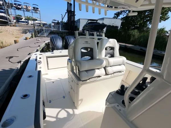 2026 Cobia 285 CC detail image 8