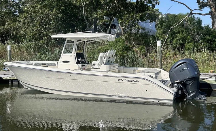 2026 Cobia 285 CC0