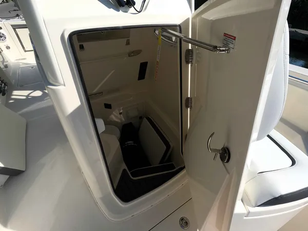 2026 Cobia 285 CC detail image 17