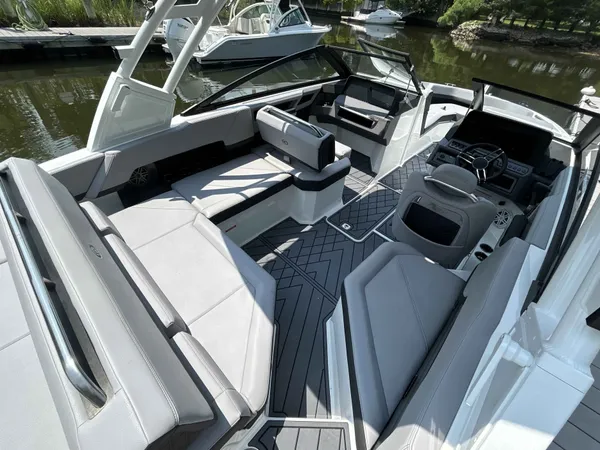 2026 Cobalt R4 detail image 5