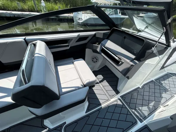 2026 Cobalt R4 detail image 11