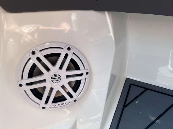 2026 Cobalt R4 detail image 8