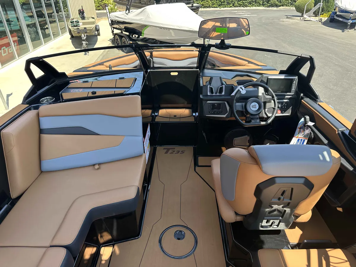 2026 Axis T235-8