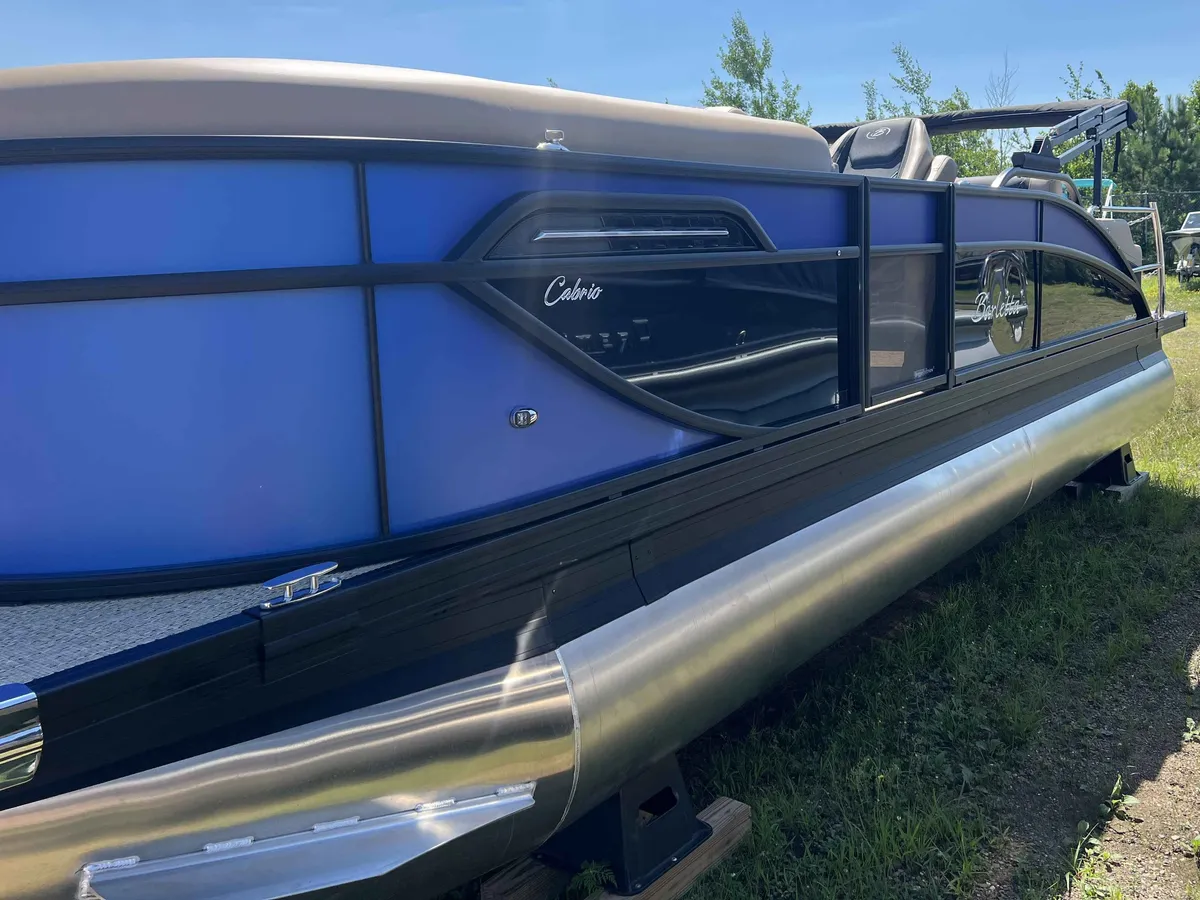 boat-carouselImage-image