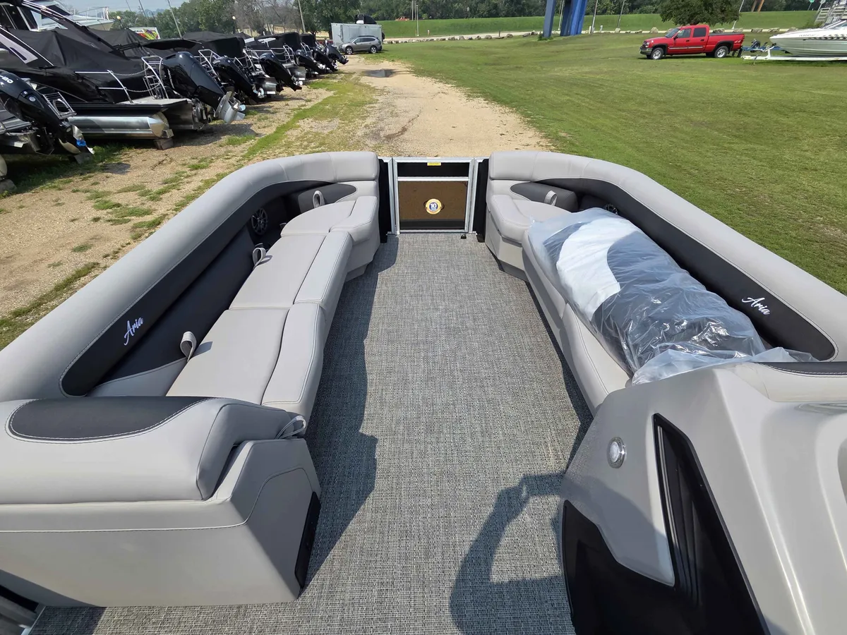 boat-carouselImage-image