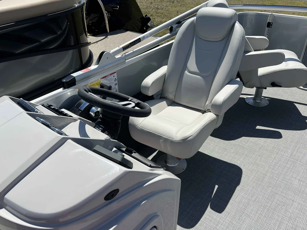 boat-carouselImage-image