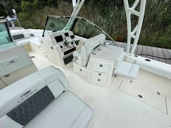 2026 Cobia 240 DC detail image 6