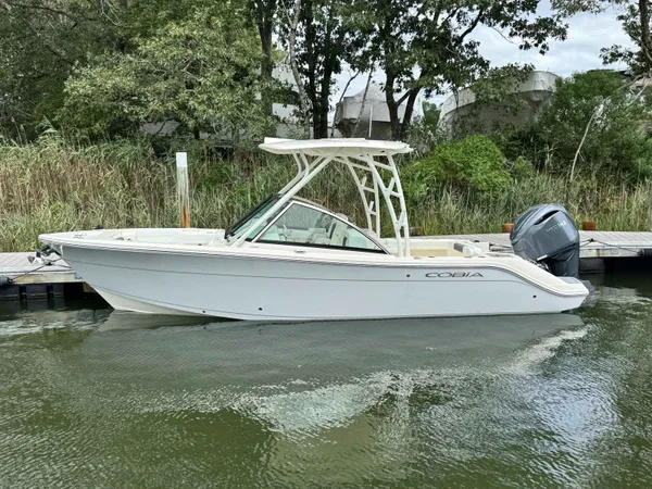 2026 Cobia 240 DC detail image 0