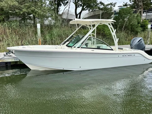 2026 Cobia 240 DC detail image 1