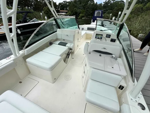 2026 Cobia 240 DC detail image 10