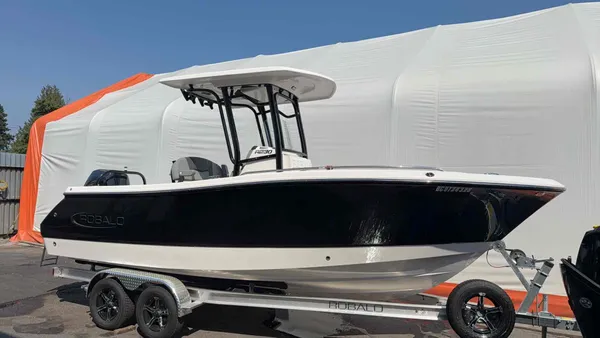 2026 Robalo R230-3