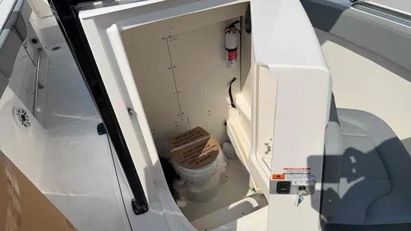 2026 Robalo R230-10