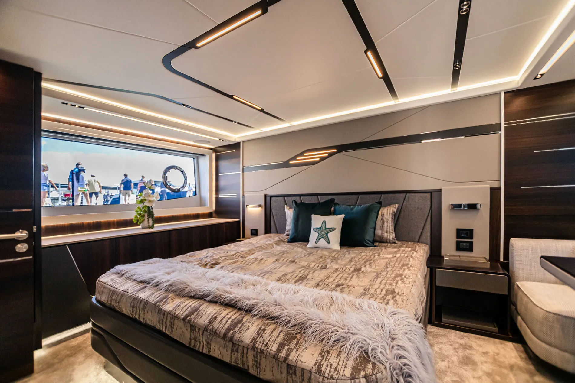 New 2027 Sunseeker Predator 65 for Sale | Vancouver, BC | M&P Yacht Centre | 68b0b07aa32949901a01fba9