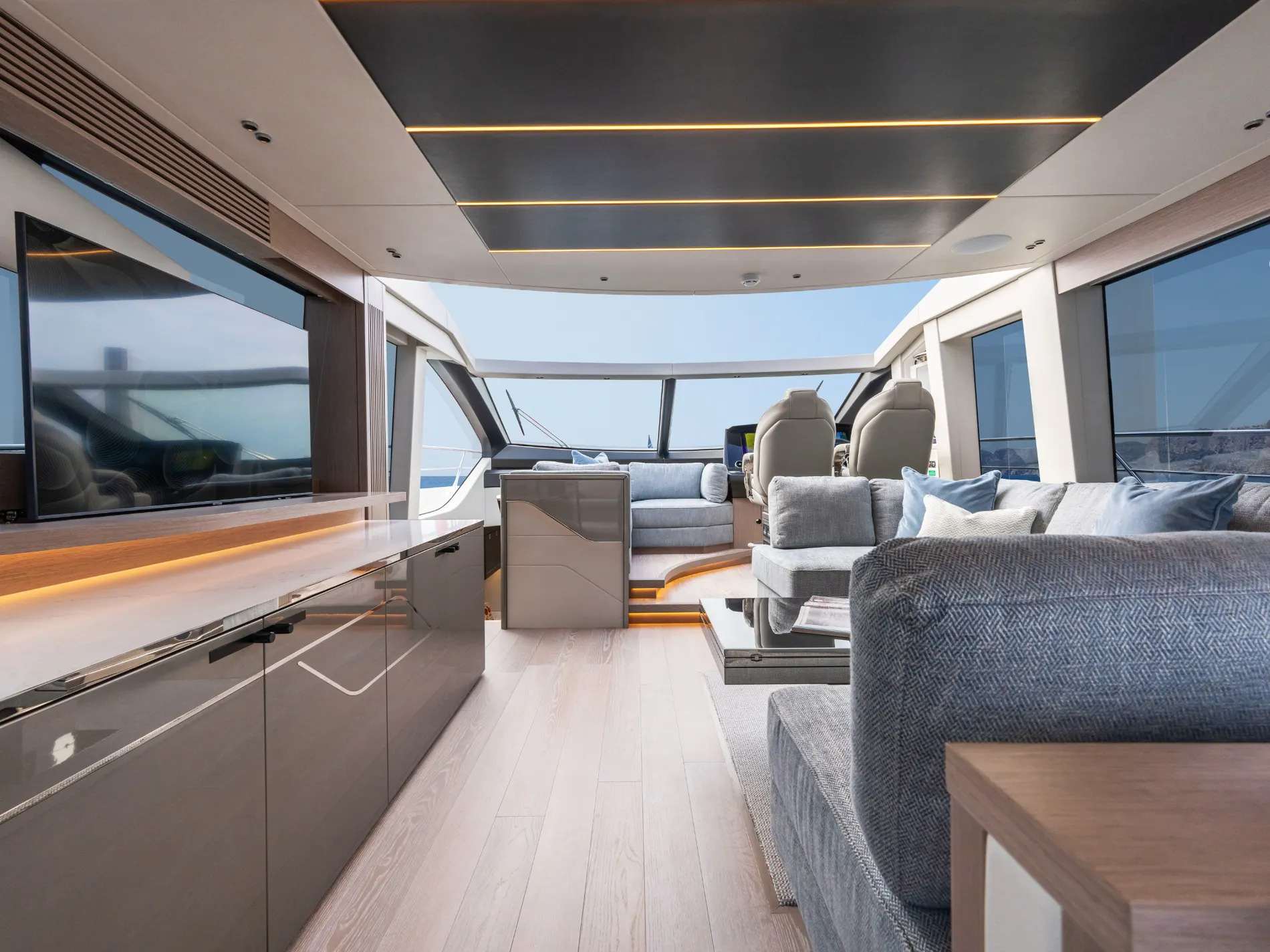 New 2027 Sunseeker Predator 75 for Sale | Vancouver, BC | M&P Yacht Centre | 68b0b1b18827937d74076ac1