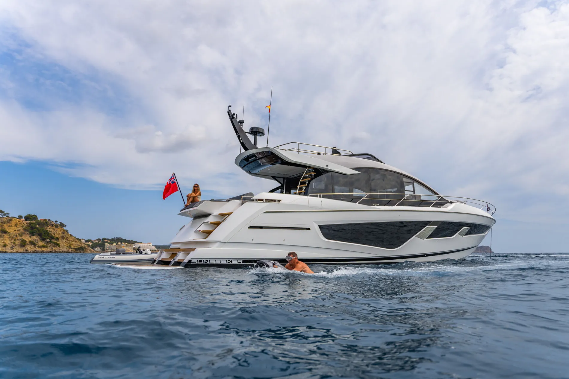 New 2027 Sunseeker 65 Sport Yacht for Sale | Vancouver, BC | M&P Yacht Centre | 68b0b344bca80c48c604cbc8