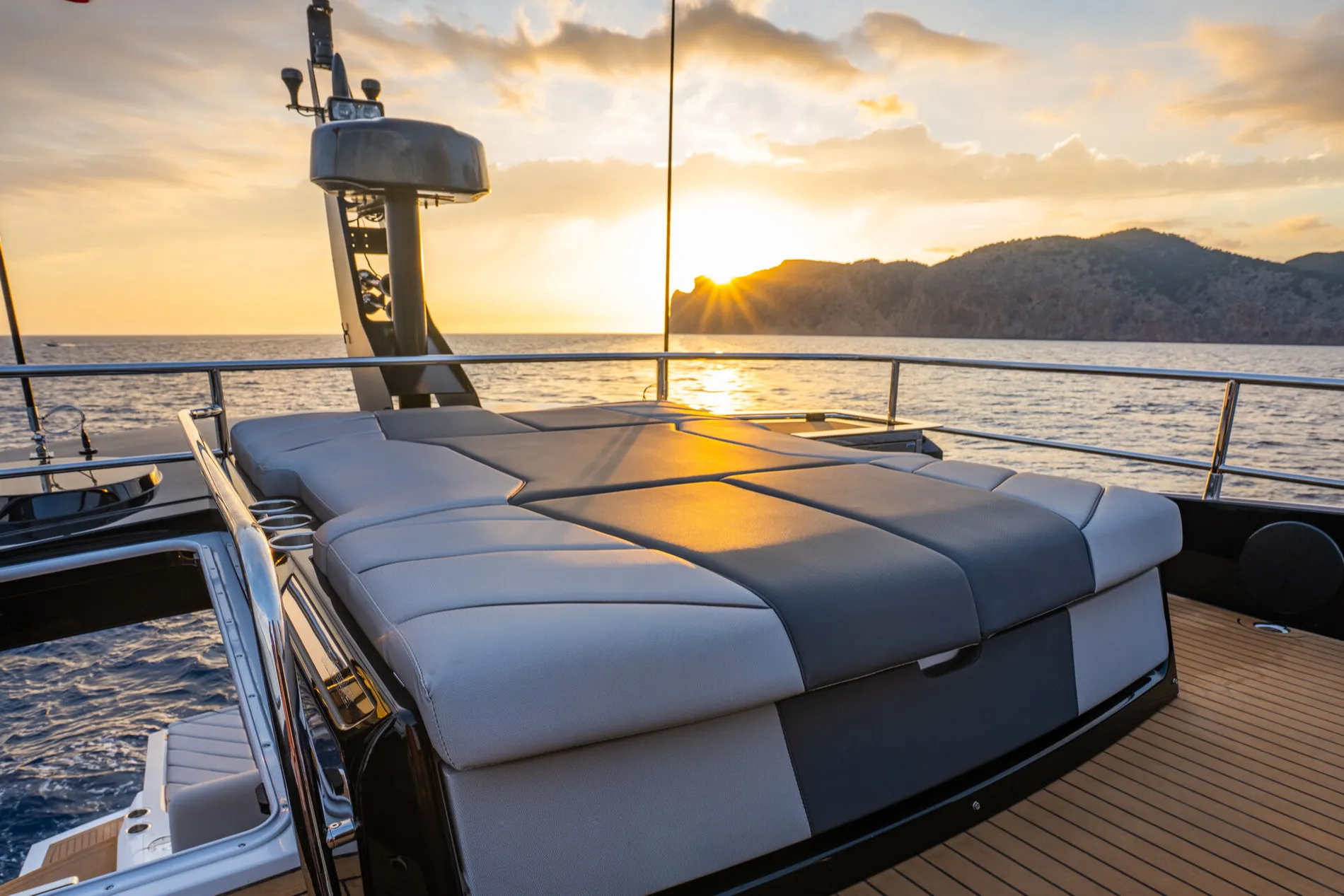 New 2027 Sunseeker 65 Sport Yacht for Sale | Vancouver, BC | M&P Yacht Centre | 68b0b344bca80c48c604cbc8