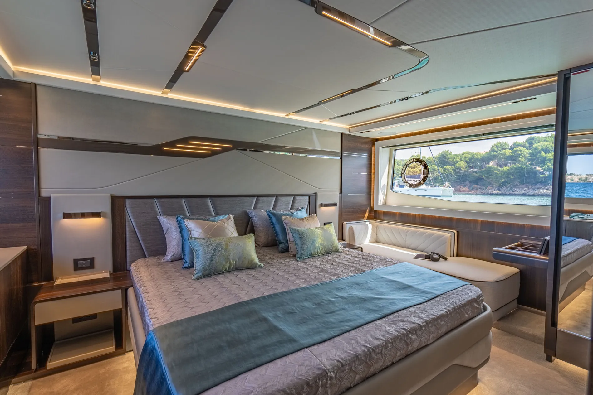 New 2027 Sunseeker 65 Sport Yacht for Sale | Vancouver, BC | M&P Yacht Centre | 68b0b344bca80c48c604cbc8