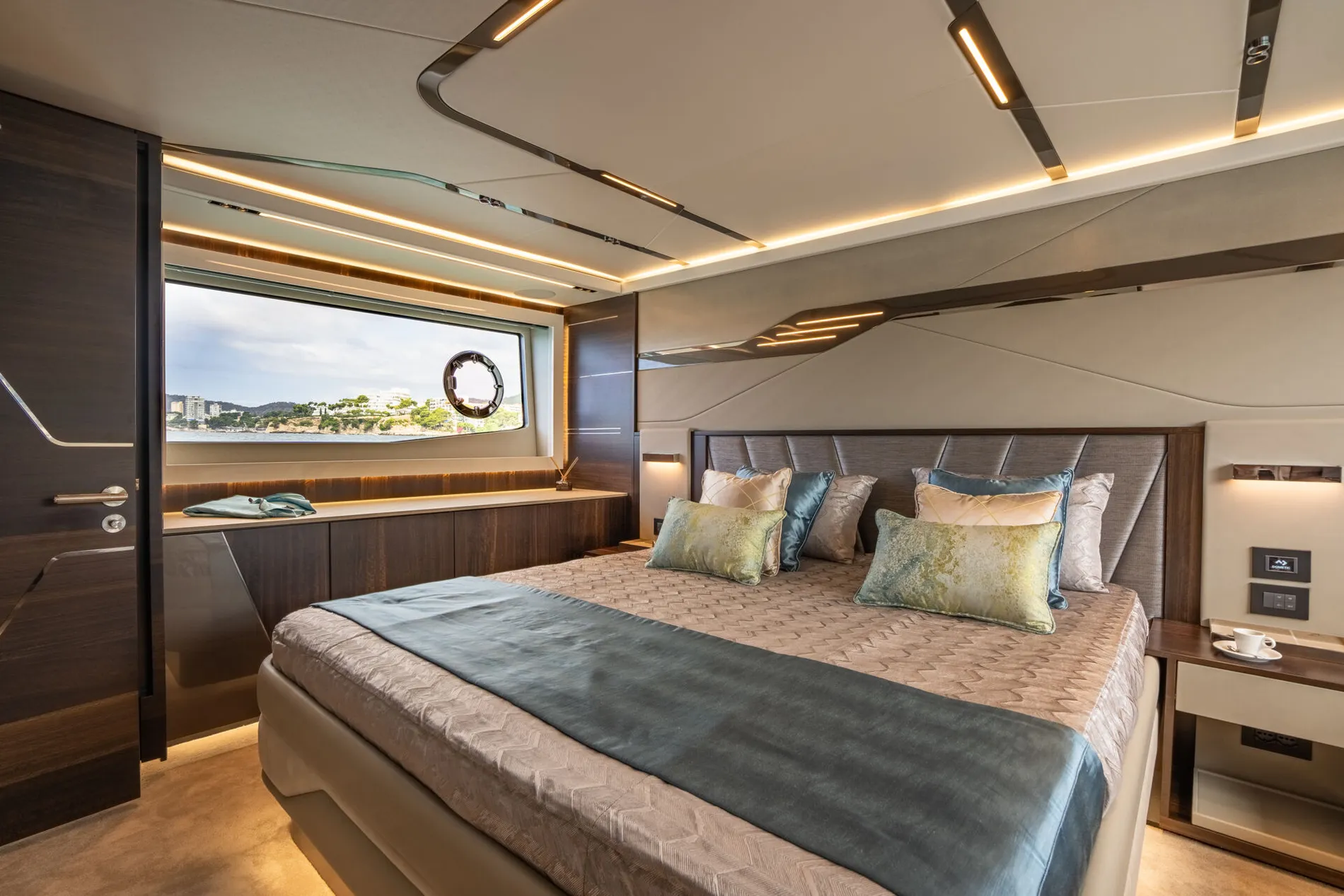 New 2027 Sunseeker 65 Sport Yacht for Sale | Vancouver, BC | M&P Yacht Centre | 68b0b344bca80c48c604cbc8