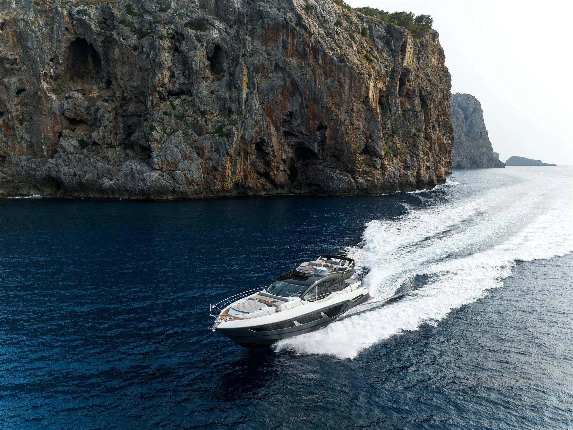 New 2027 Sunseeker 75 Sport Yacht for Sale | Vancouver, BC | M&P Yacht Centre | 68b0bfc01bbe1eac910a4e3e