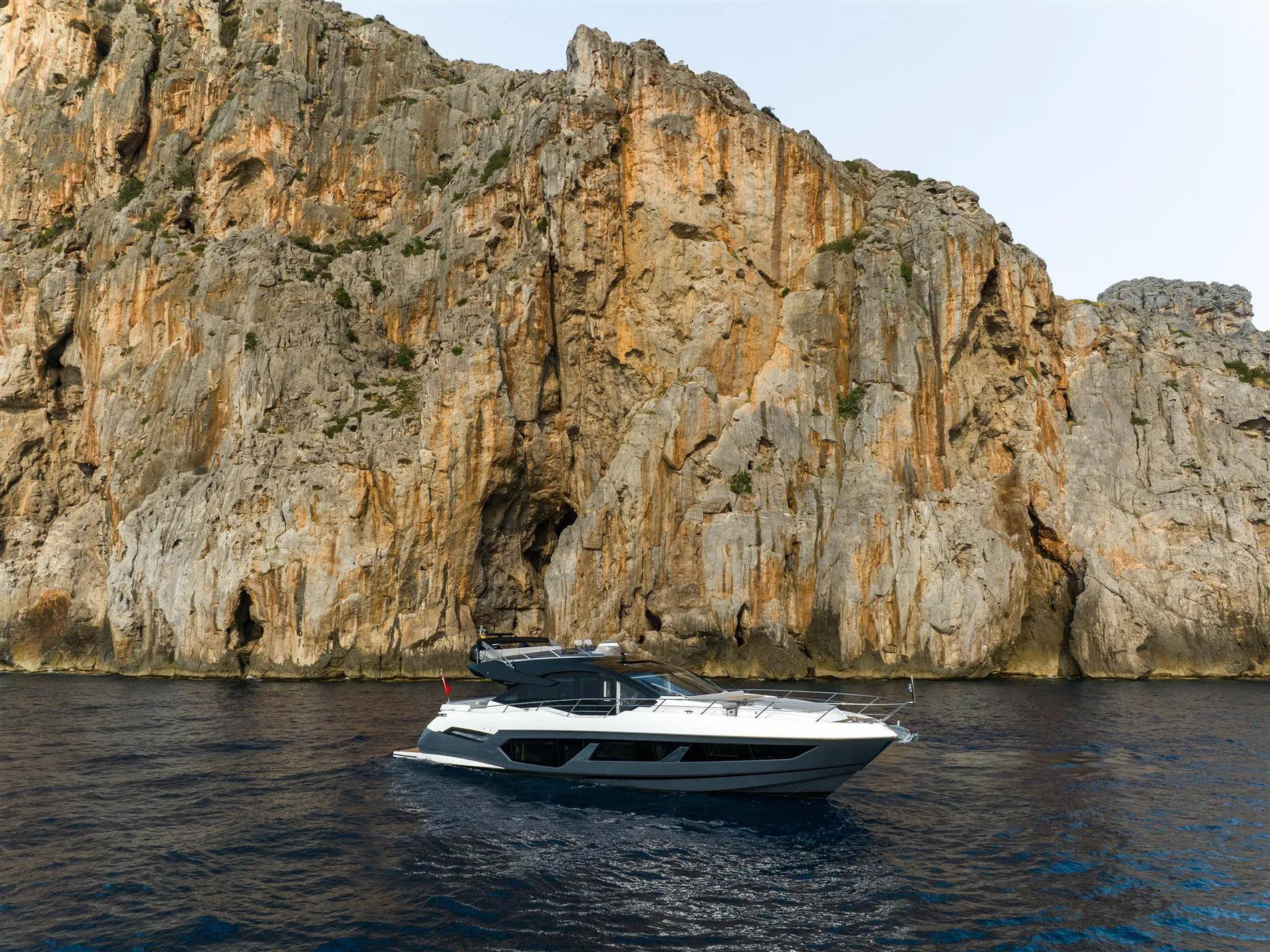 New 2027 Sunseeker 75 Sport Yacht for Sale | Vancouver, BC | M&P Yacht Centre | 68b0bfc01bbe1eac910a4e3e