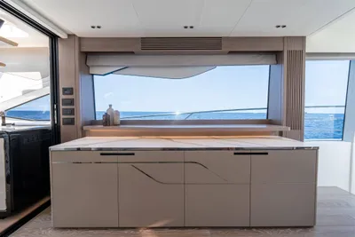 New 2027 Sunseeker 75 Sport Yacht for Sale | Vancouver, BC | M&P Yacht Centre | 68b0bfc01bbe1eac910a4e3e