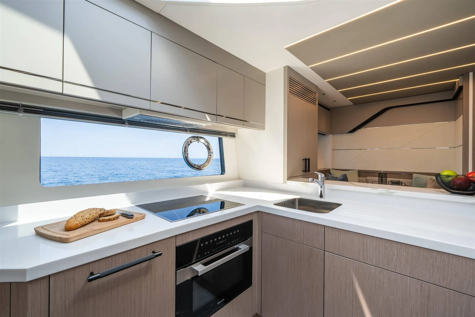 New 2027 Sunseeker 75 Sport Yacht for Sale | Vancouver, BC | M&P Yacht Centre | 68b0bfc01bbe1eac910a4e3e