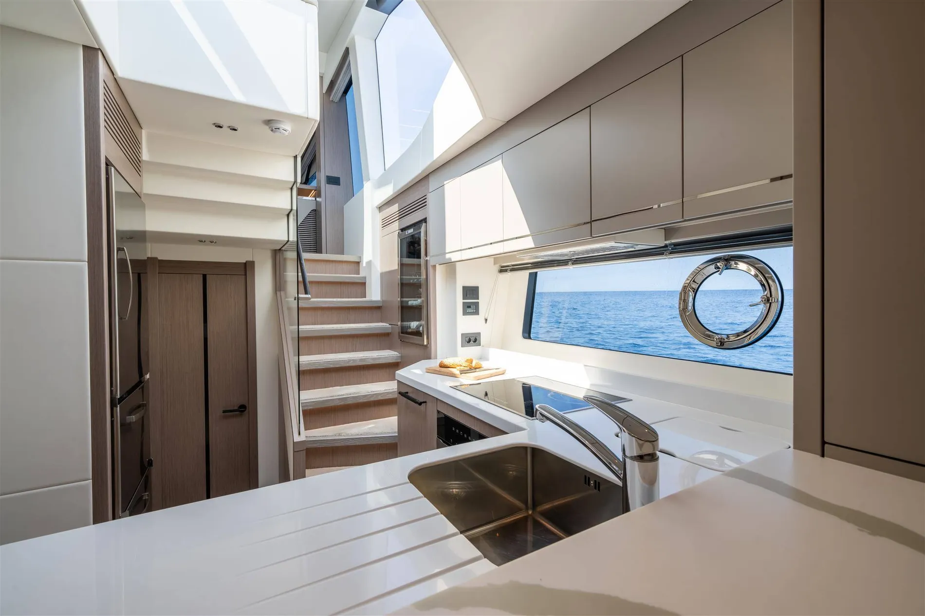 New 2027 Sunseeker 75 Sport Yacht for Sale | Vancouver, BC | M&P Yacht Centre | 68b0bfc01bbe1eac910a4e3e