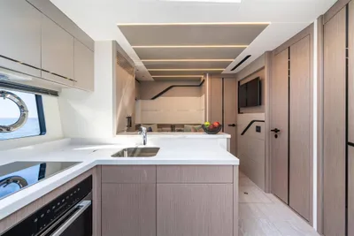 New 2027 Sunseeker 75 Sport Yacht for Sale | Vancouver, BC | M&P Yacht Centre | 68b0bfc01bbe1eac910a4e3e