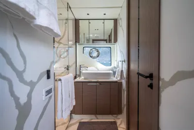 New 2027 Sunseeker 75 Sport Yacht for Sale | Vancouver, BC | M&P Yacht Centre | 68b0bfc01bbe1eac910a4e3e