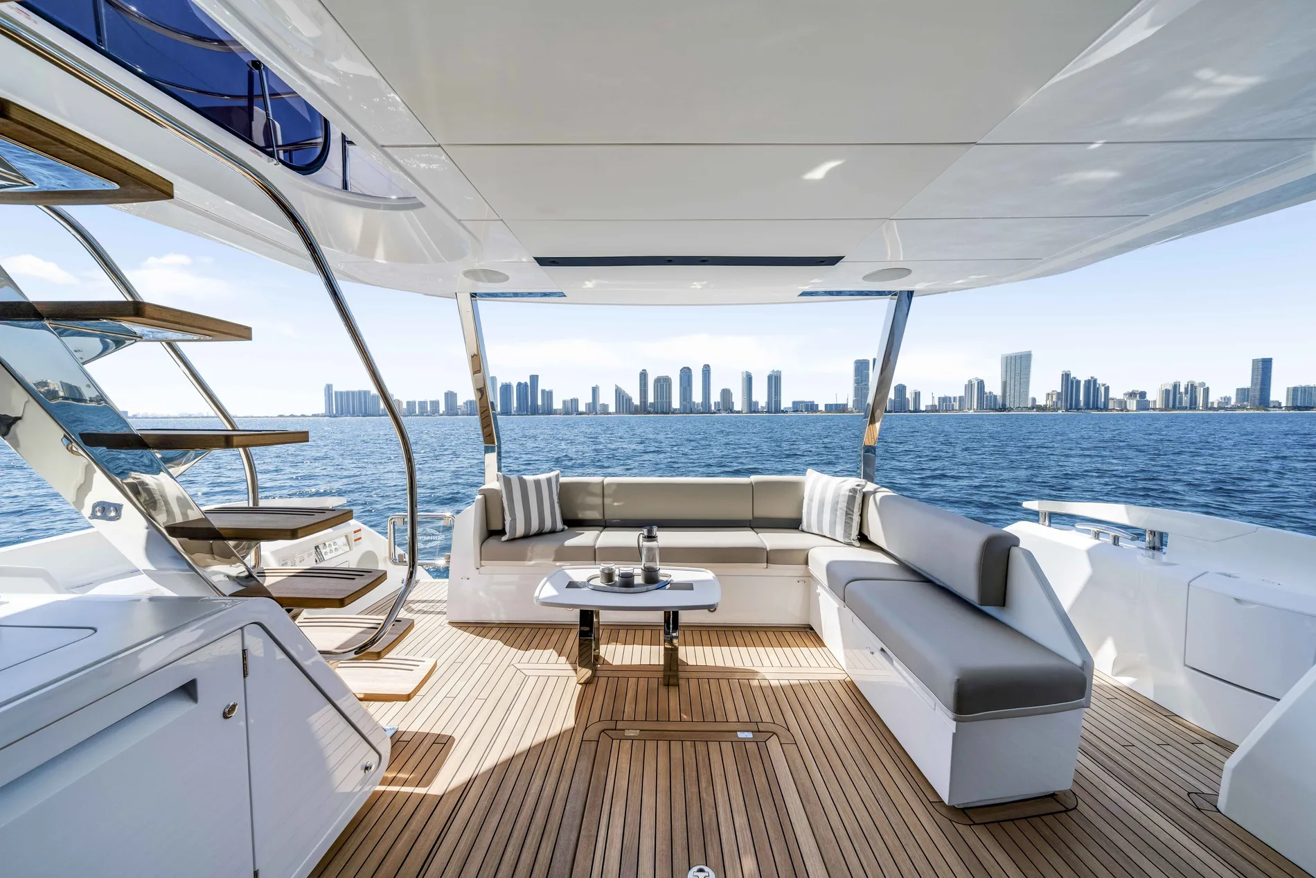 New 2027 Sunseeker Manhattan 68 for Sale | Vancouver, BC | M&P Yacht Centre | 68b0d4613a5075fc2a0ca5ba