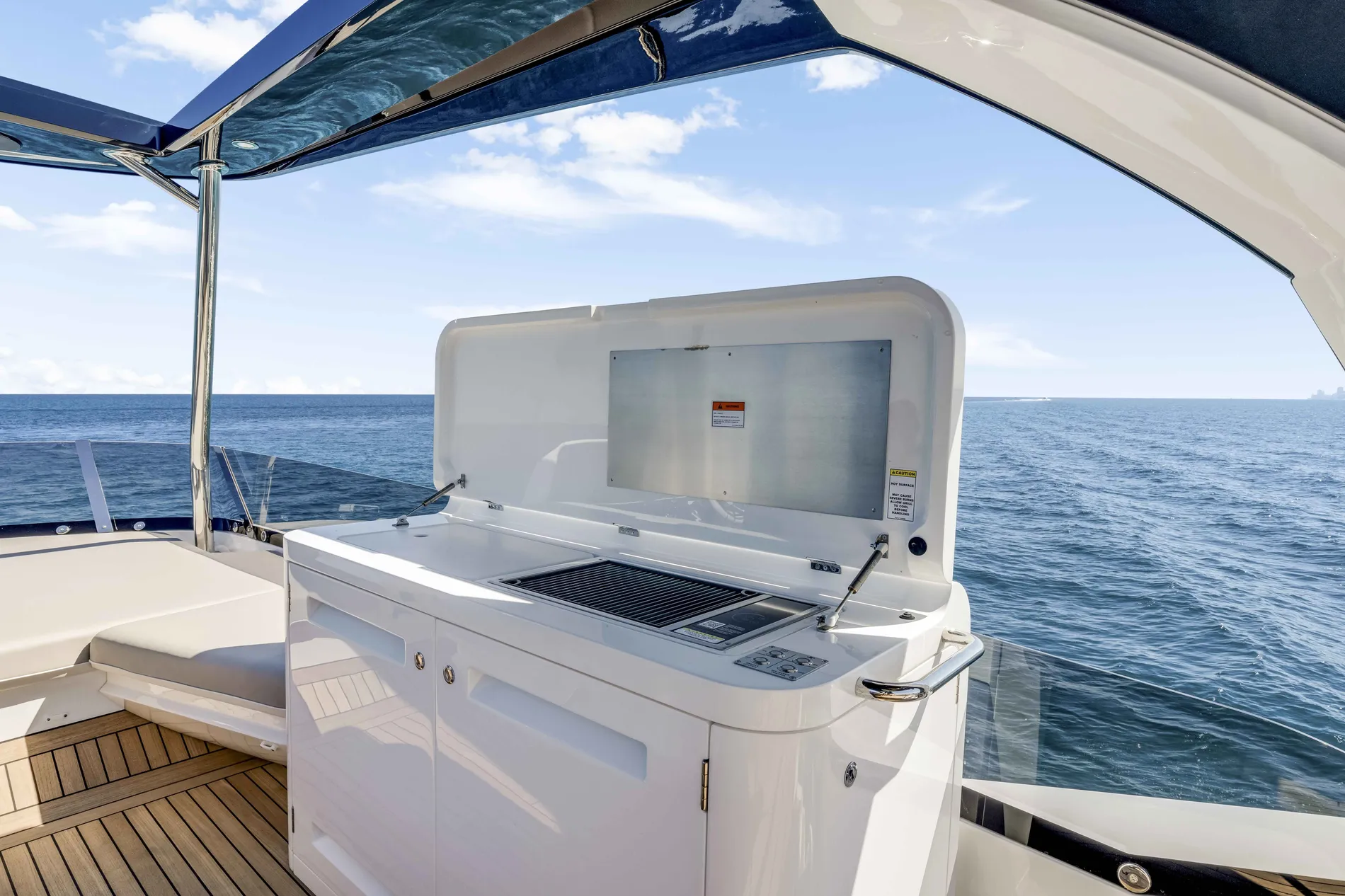 New 2027 Sunseeker Manhattan 68 for Sale | Vancouver, BC | M&P Yacht Centre | 68b0d4613a5075fc2a0ca5ba