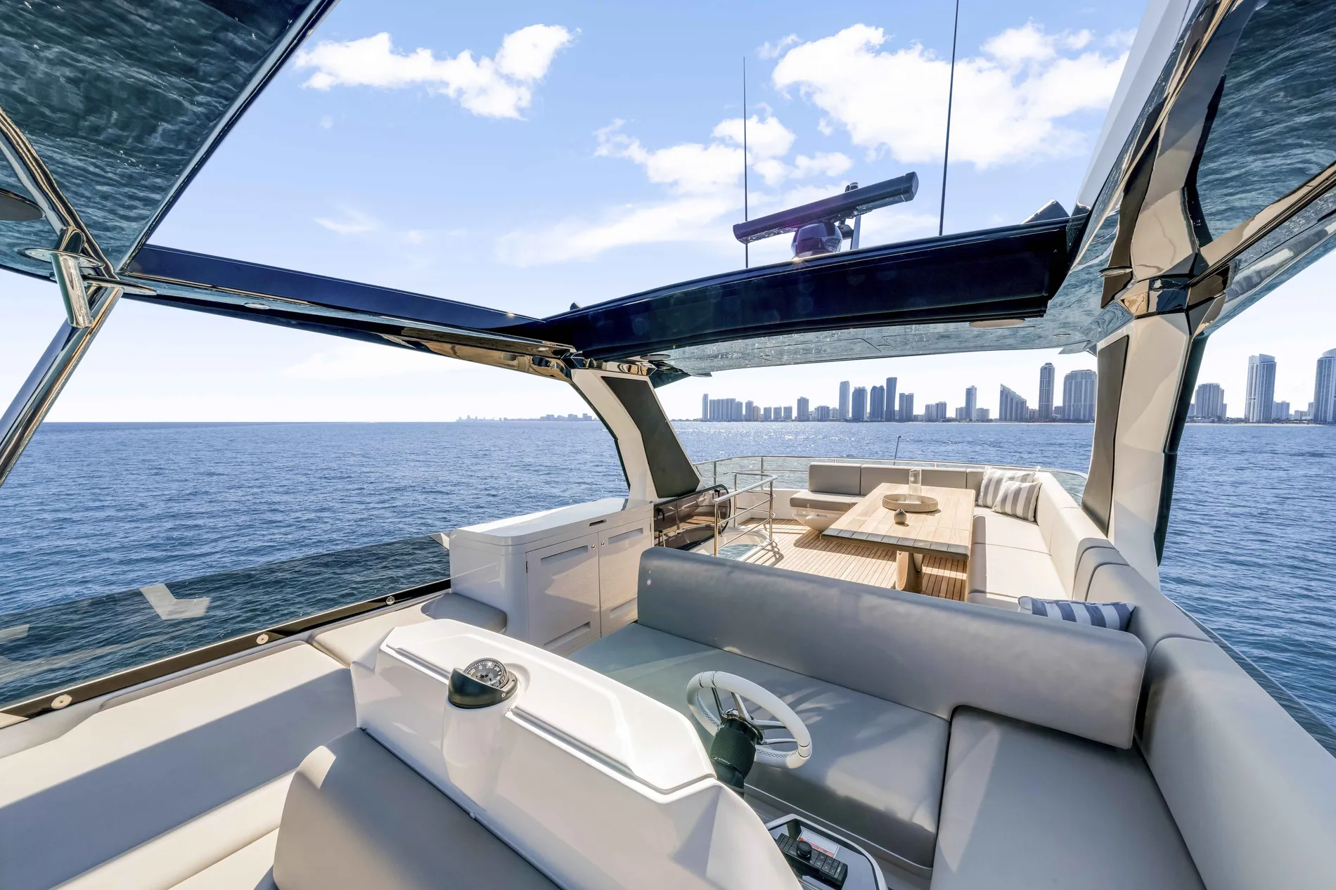 New 2027 Sunseeker Manhattan 68 for Sale | Vancouver, BC | M&P Yacht Centre | 68b0d4613a5075fc2a0ca5ba