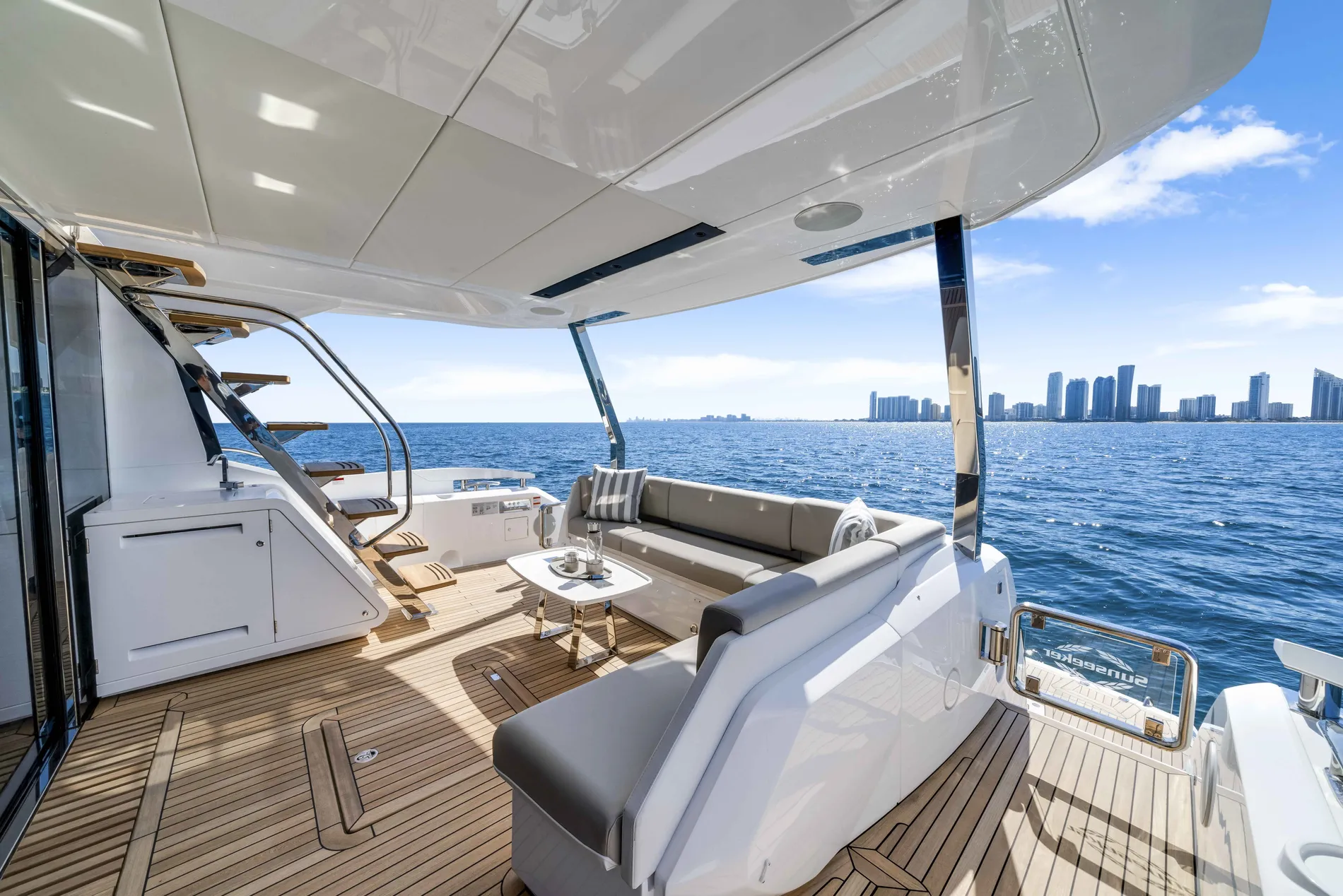 New 2027 Sunseeker Manhattan 68 for Sale | Vancouver, BC | M&P Yacht Centre | 68b0d4613a5075fc2a0ca5ba