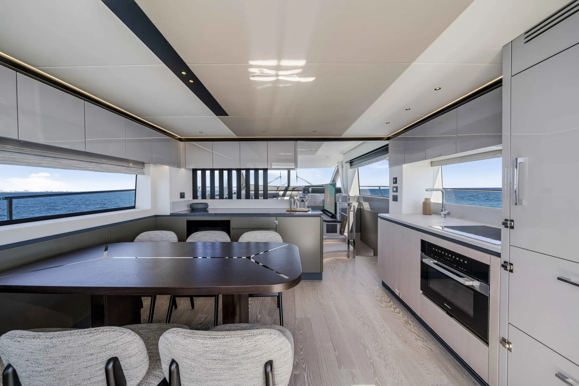 New 2027 Sunseeker Manhattan 68 for Sale | Vancouver, BC | M&P Yacht Centre | 68b0d4613a5075fc2a0ca5ba