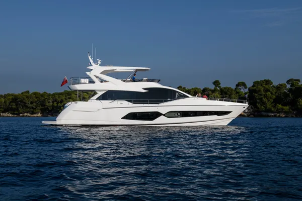 2027 Sunseeker 76 Yacht