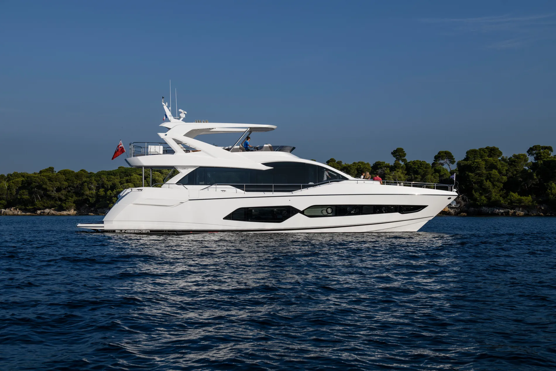 New 2027 Sunseeker 76 Yacht for Sale | Vancouver, BC | M&P Yacht Centre | 68b0d7ddf582e419fb0a0be5