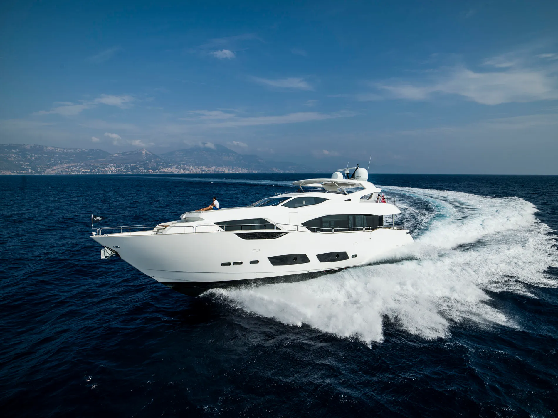 New 2027 Sunseeker 95 Yacht for Sale | Vancouver, BC | M&P Yacht Centre | 68b0dfdde1f46d9db90fc660