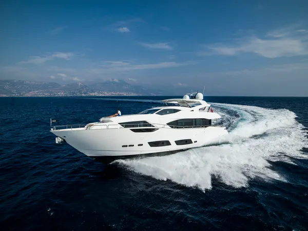 2027 Sunseeker 95 Yacht