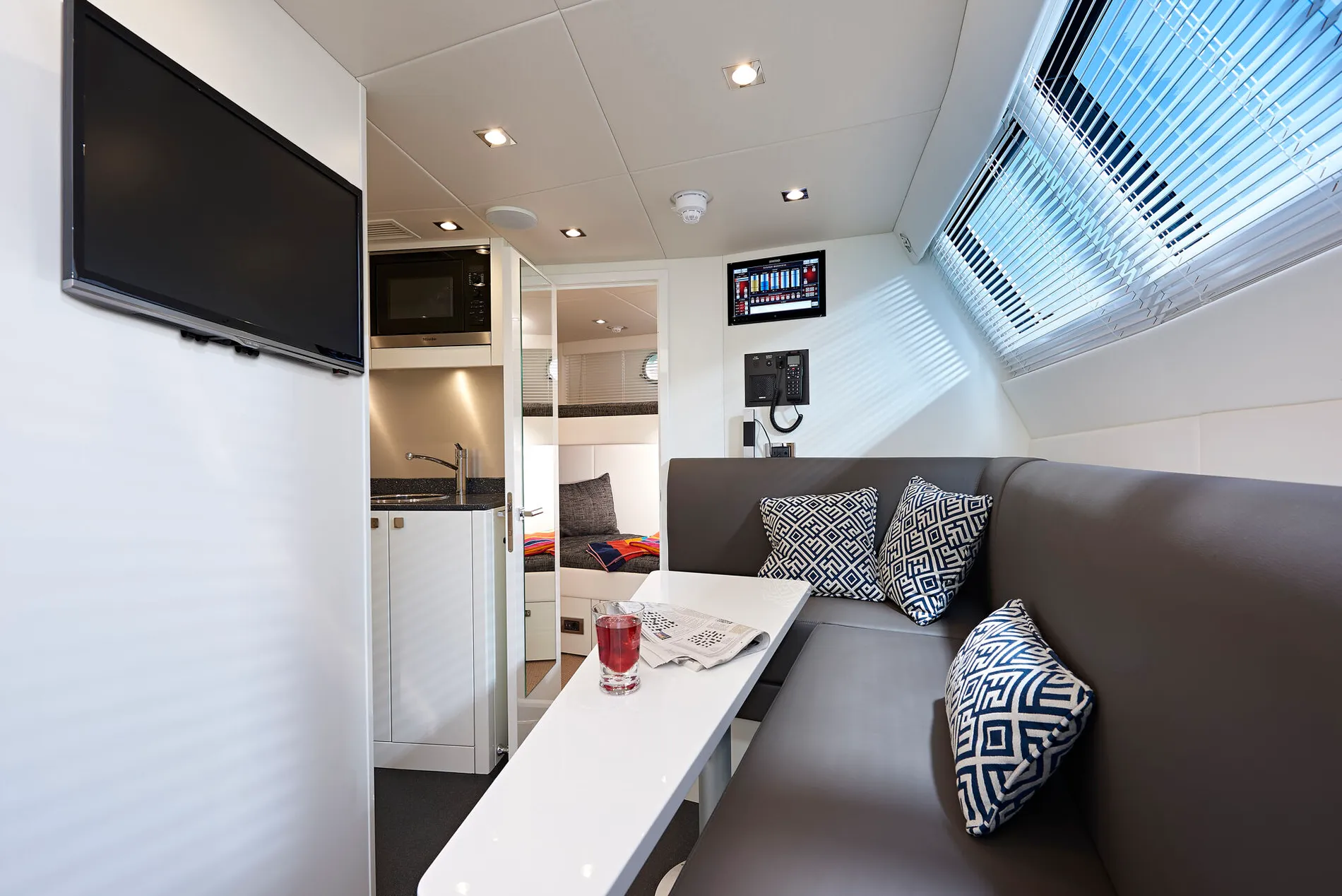 New 2027 Sunseeker 95 Yacht for Sale | Vancouver, BC | M&P Yacht Centre | 68b0dfdde1f46d9db90fc660