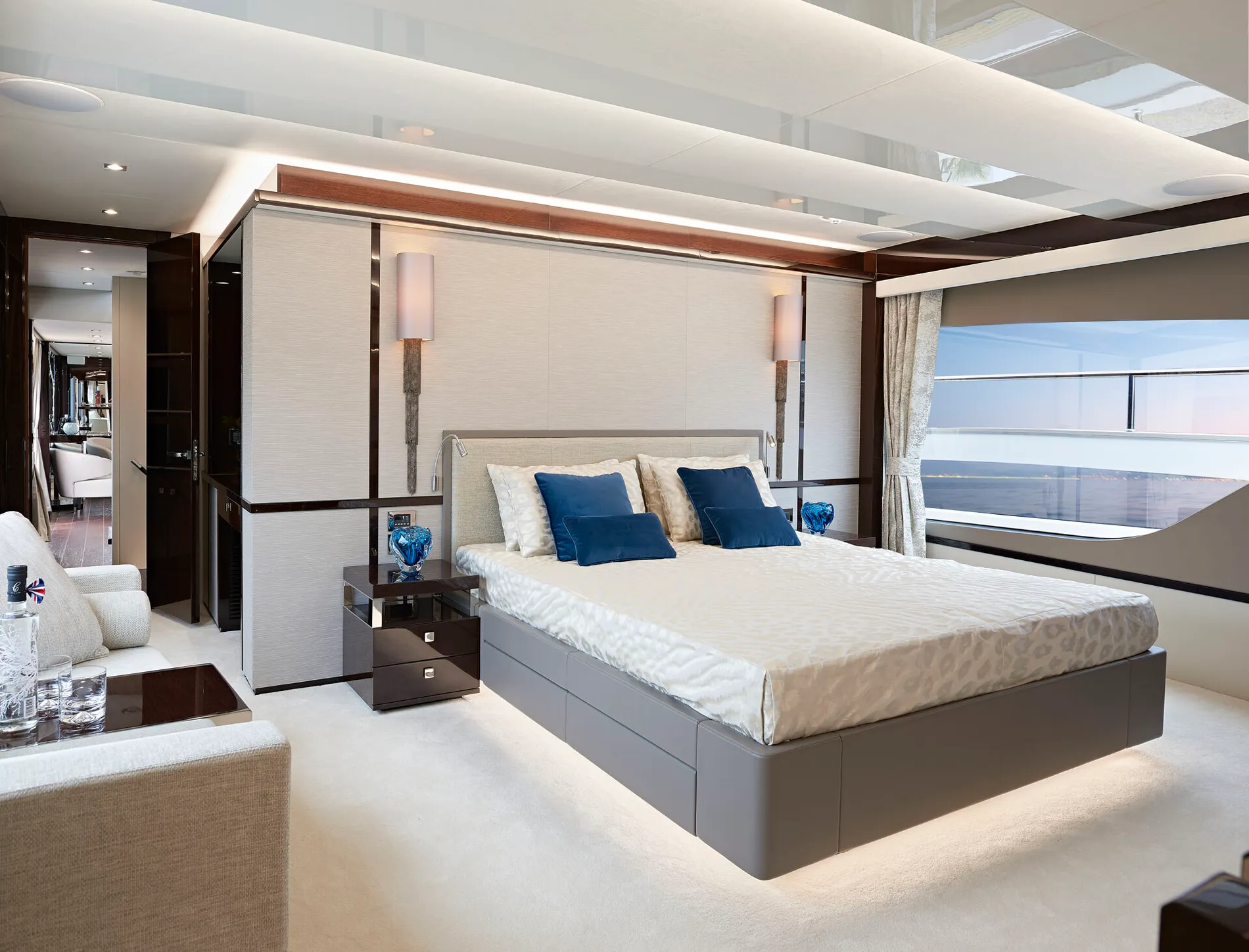 New 2027 Sunseeker 95 Yacht for Sale | Vancouver, BC | M&P Yacht Centre | 68b0dfdde1f46d9db90fc660