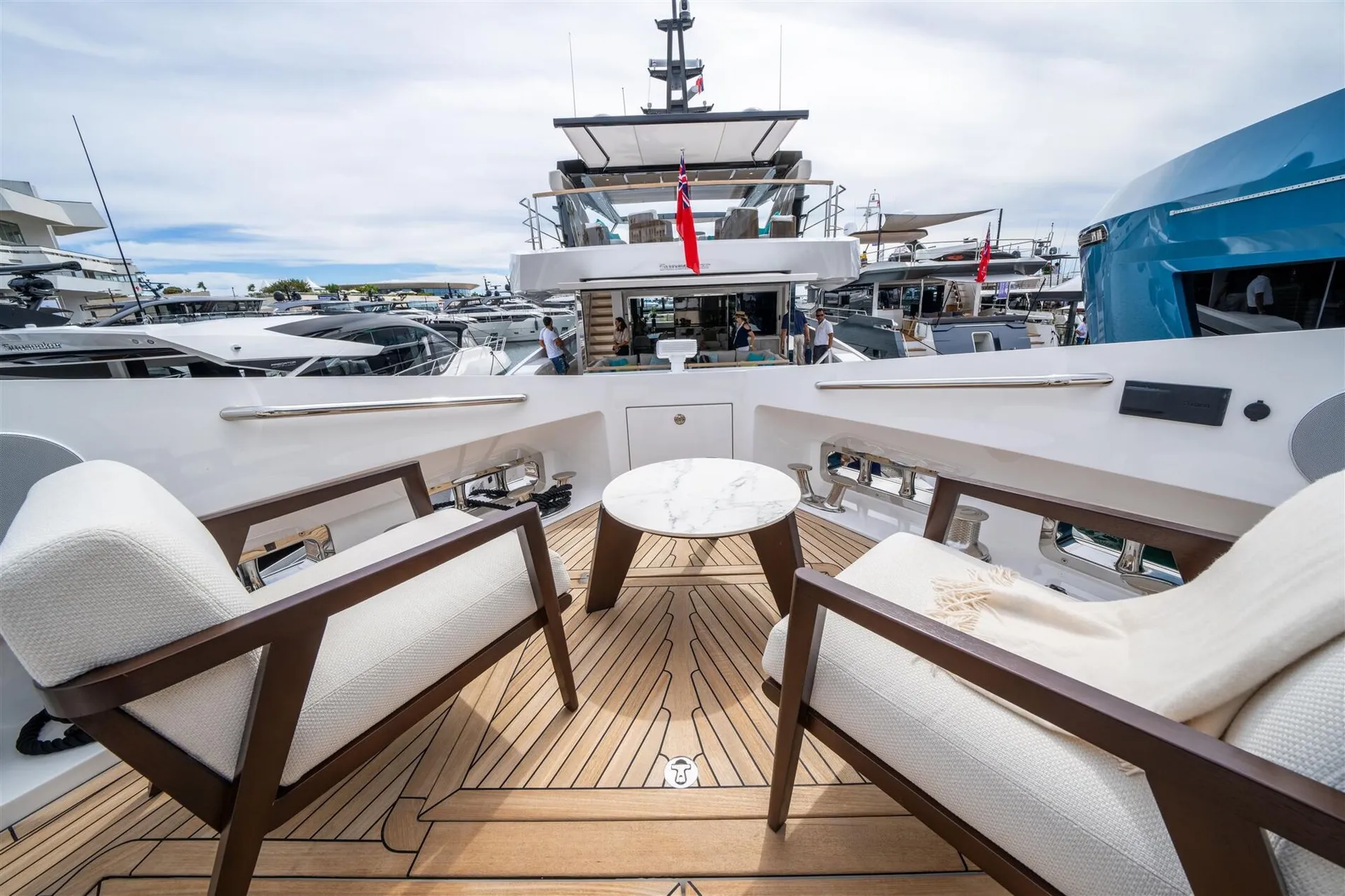 New 2027 Sunseeker 100 Yacht for Sale | Vancouver, BC | M&P Yacht Centre | 68b0e1101e8396207f04a93b