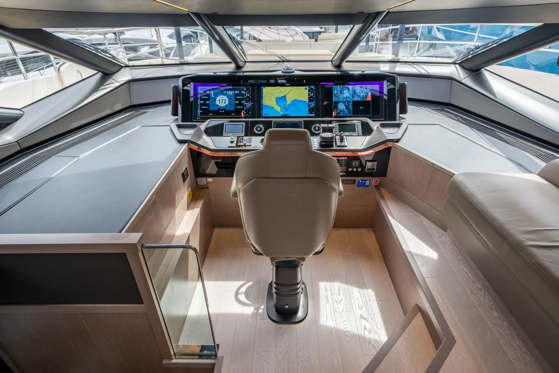 New 2027 Sunseeker 100 Yacht for Sale | Vancouver, BC | M&P Yacht Centre | 68b0e1101e8396207f04a93b
