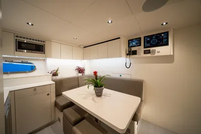 New 2027 Sunseeker 100 Yacht for Sale | Vancouver, BC | M&P Yacht Centre | 68b0e1101e8396207f04a93b