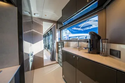 New 2027 Sunseeker 100 Yacht for Sale | Vancouver, BC | M&P Yacht Centre | 68b0e1101e8396207f04a93b