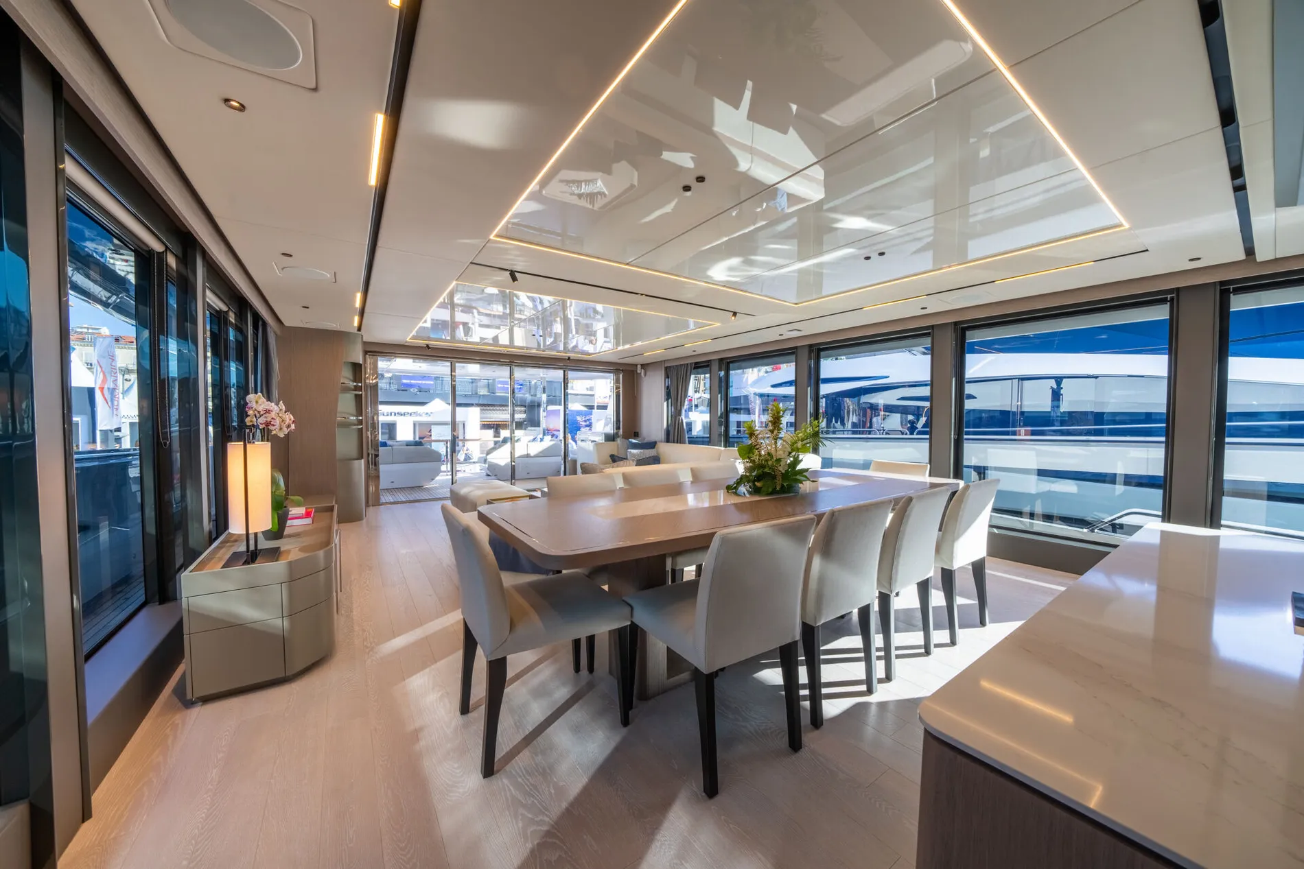 New 2027 Sunseeker 100 Yacht for Sale | Vancouver, BC | M&P Yacht Centre | 68b0e1101e8396207f04a93b