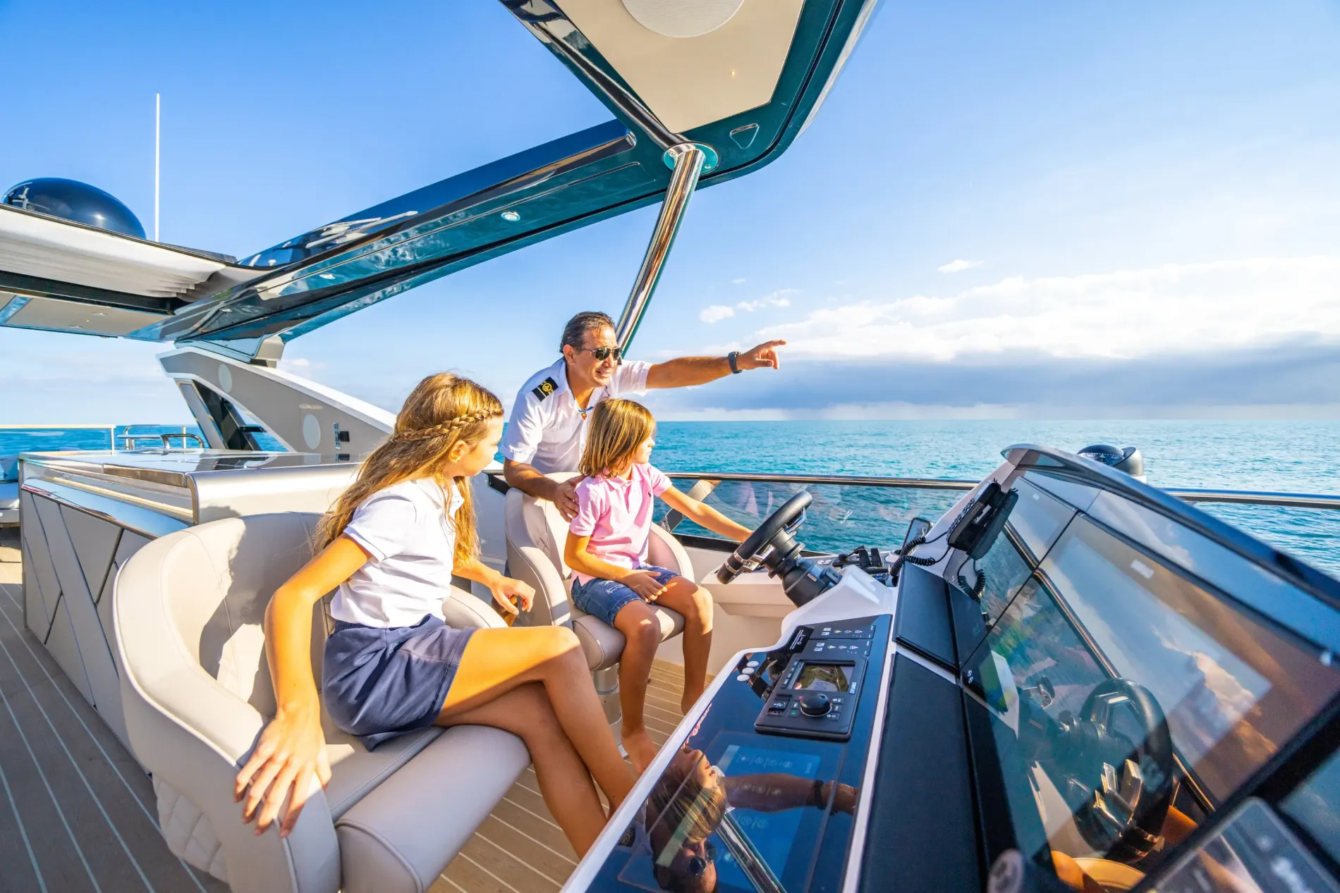 New 2027 Sunseeker 90 Ocean for Sale | Vancouver, BC | M&P Yacht Centre | 68b0e36d02d64e951a01e3d3