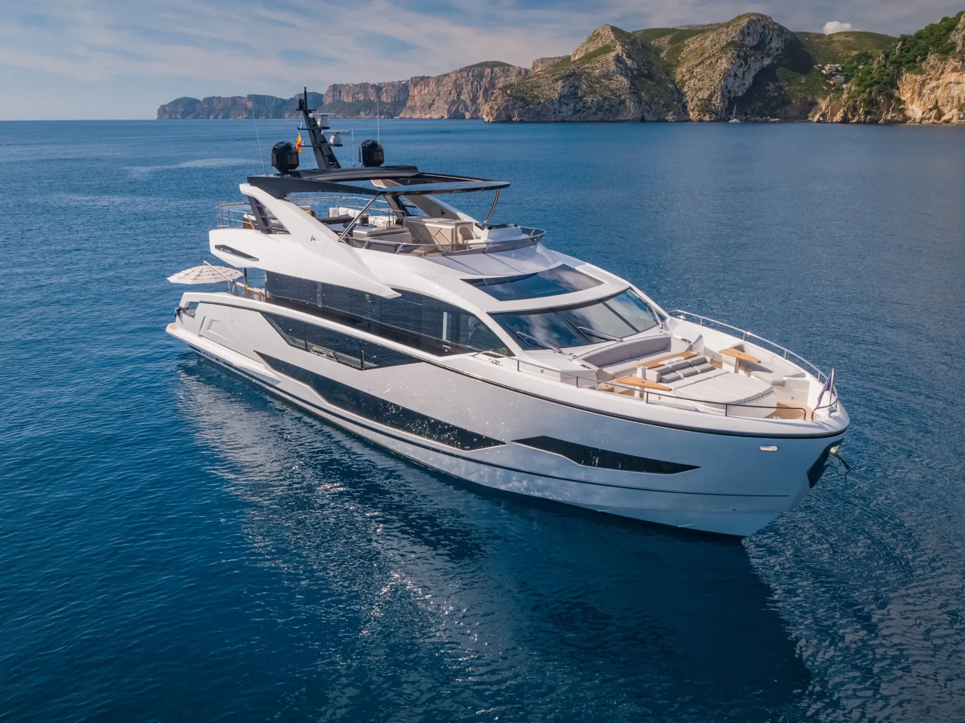 New 2027 Sunseeker 90 Ocean for Sale | Vancouver, BC | M&P Yacht Centre | 68b0e36d02d64e951a01e3d3