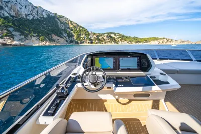 New 2027 Sunseeker 90 Ocean for Sale | Vancouver, BC | M&P Yacht Centre | 68b0e36d02d64e951a01e3d3