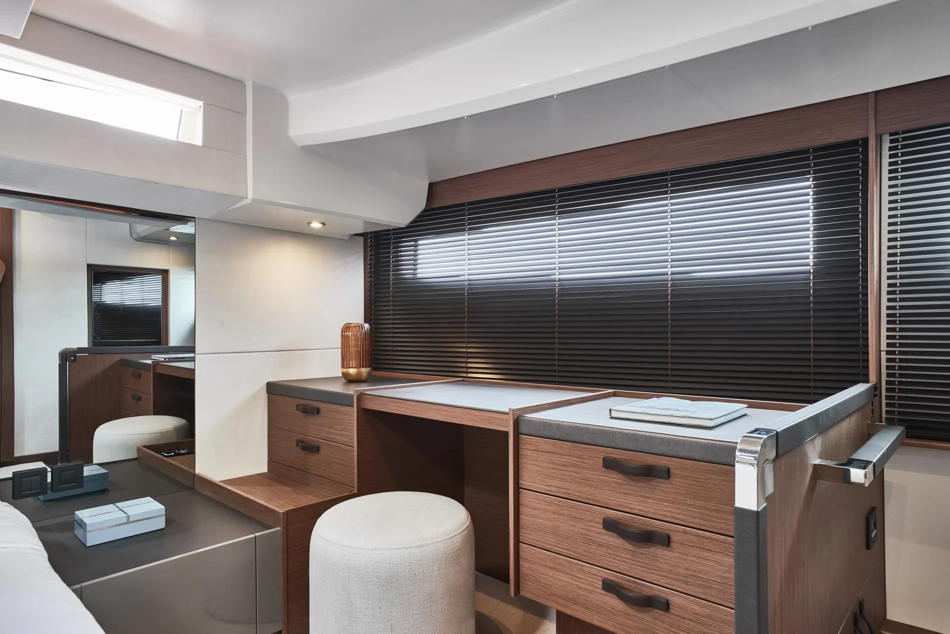 New 2027 Prestige yachts M48 for Sale | Vancouver, BC | M&P Yacht Centre | 68b0eb73b6298a649a091132