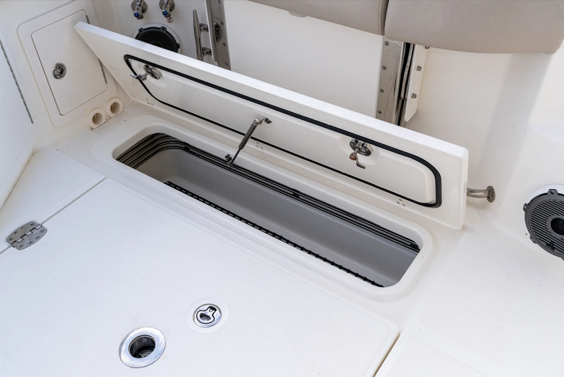 New 2027 Boston whaler 365 Conquest for Sale | Vancouver, BC | M&P Yacht Centre | 68b9e6ba3b0a18b7f20b74f9